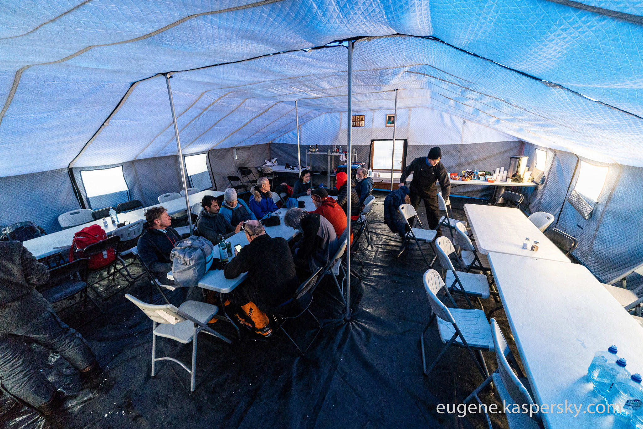 Barneo Camp (North Pole), дрейфующая станция Барнео (Северный Полюс)